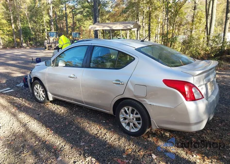 2016 Nissan Versa 1.6 Sv z USA, uszkodzony, nr VIN 3N1CN7AP0GL911397